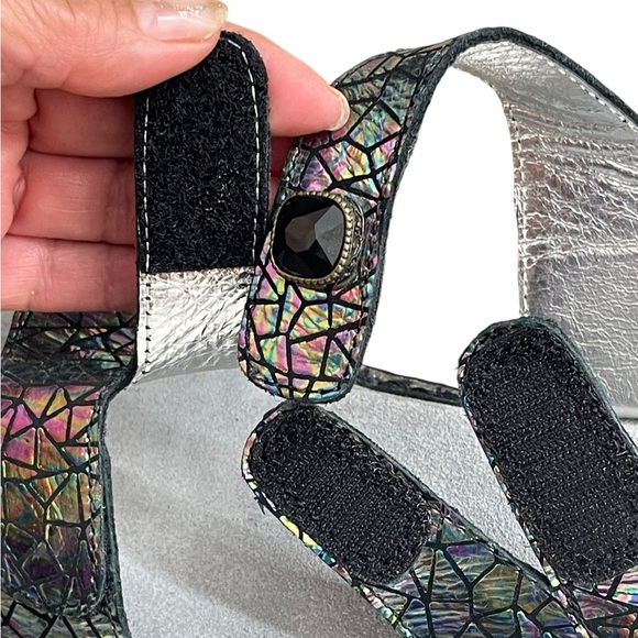 Alegria Camile Tectonic
Iridescent Comfort Slip Resistant
Sandal size 42(11.5) - Picture 10 of 11